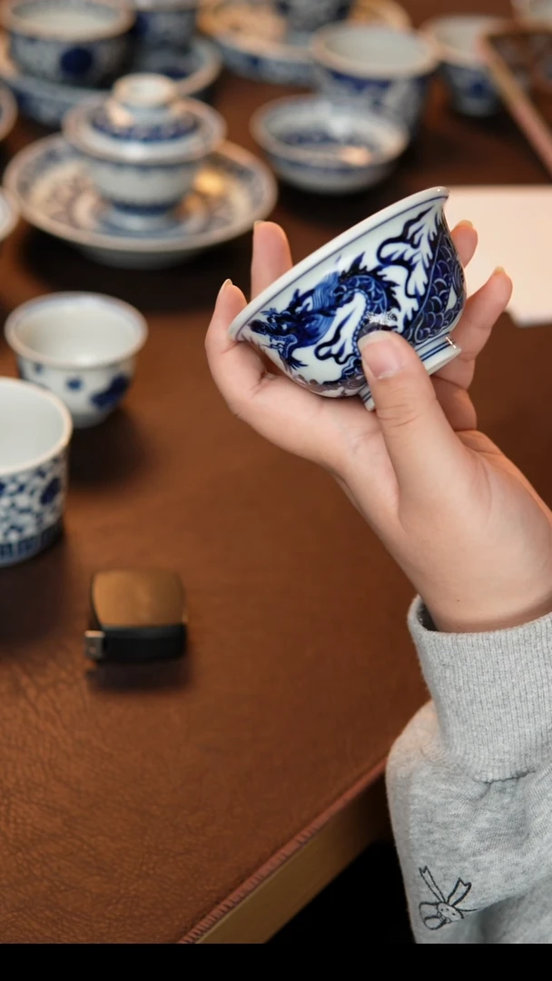 铠甲龙纹压手主人杯