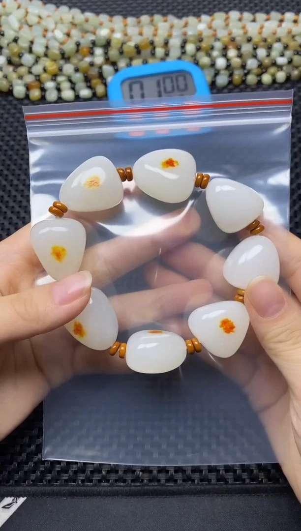 未镶嵌手链和田玉左****堂手串