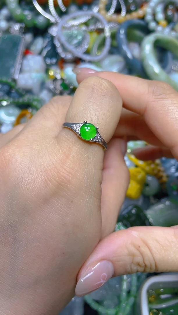 颈饰未镶嵌翡翠/R/翡翠A货，一件也是批发价