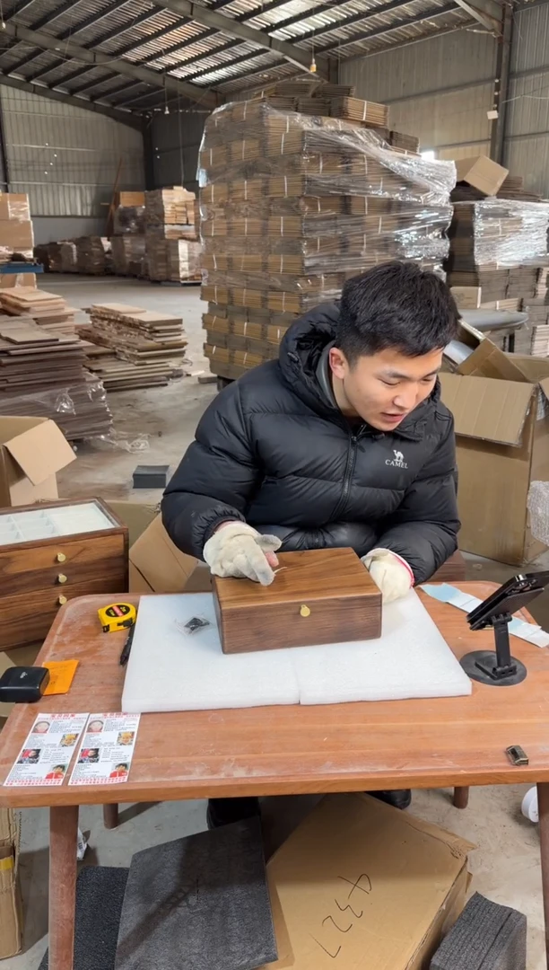 木木黑胡桃中号首饰盒 长25宽17 白内 (微瑕）