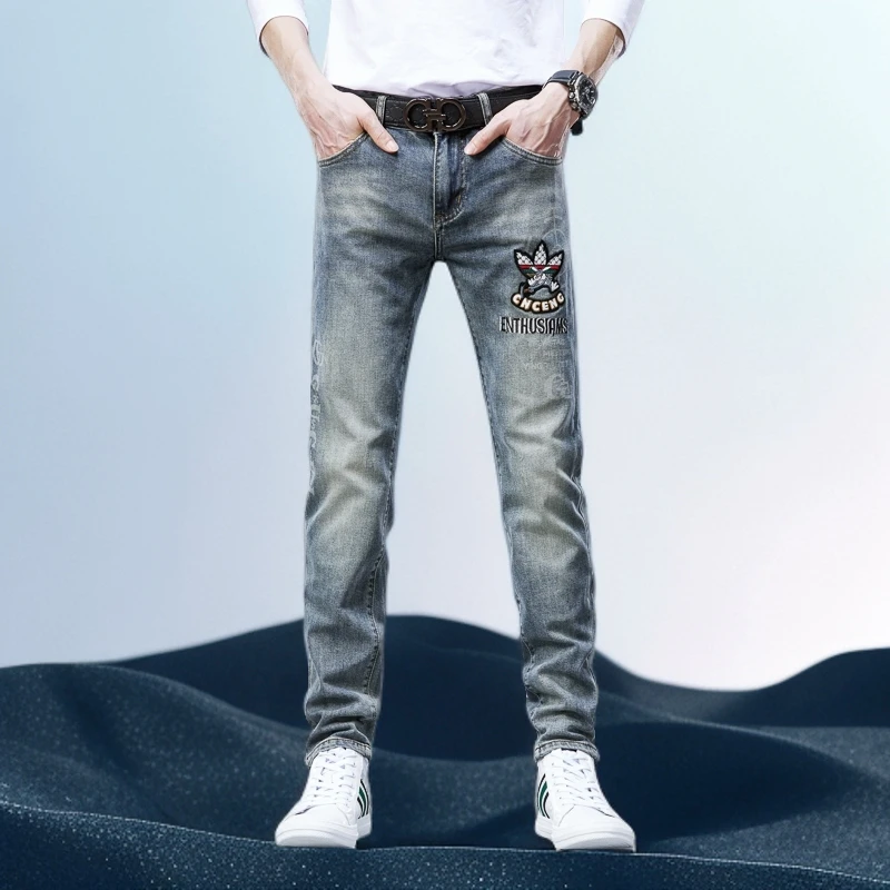 巴赛娜缇夏季新款刺绣牛仔裤男字母印花潮牌休闲百搭修身小脚裤子