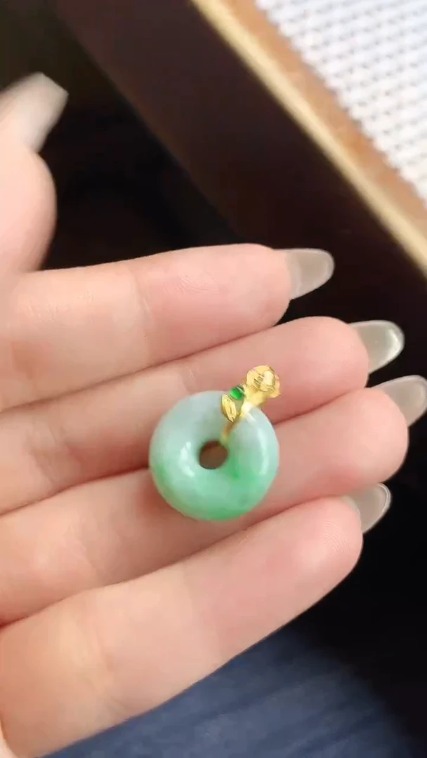 【闪购商品】翡翠颈饰18K金镶嵌颈饰