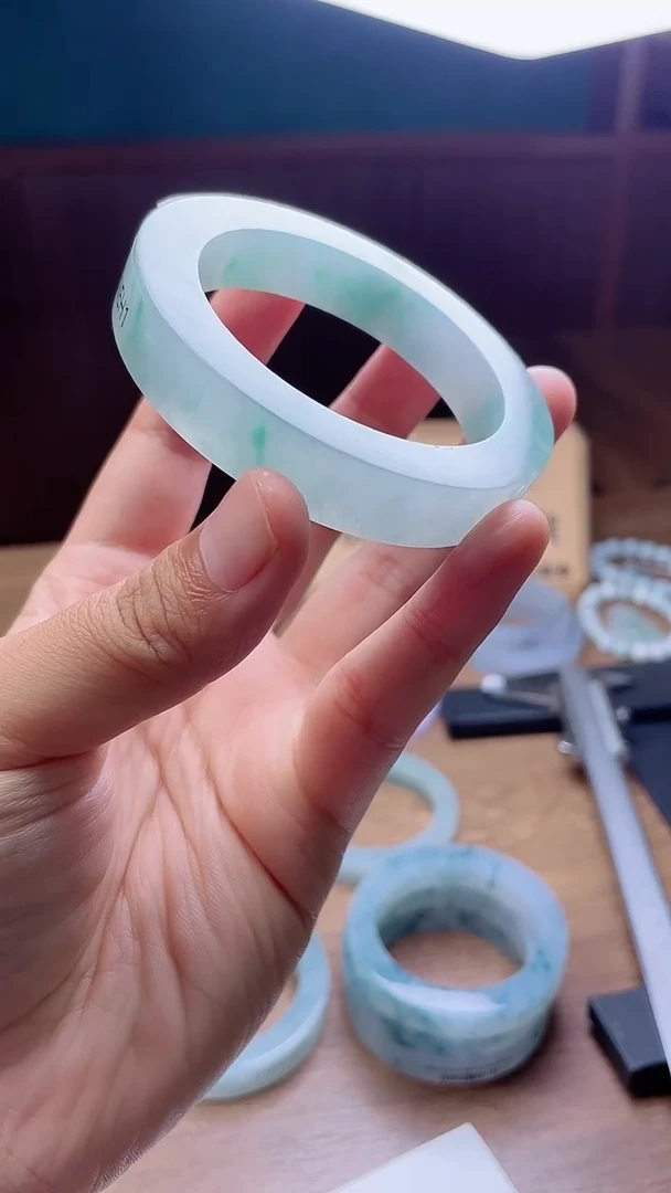 定制翡翠手镯未镶嵌K**文定制