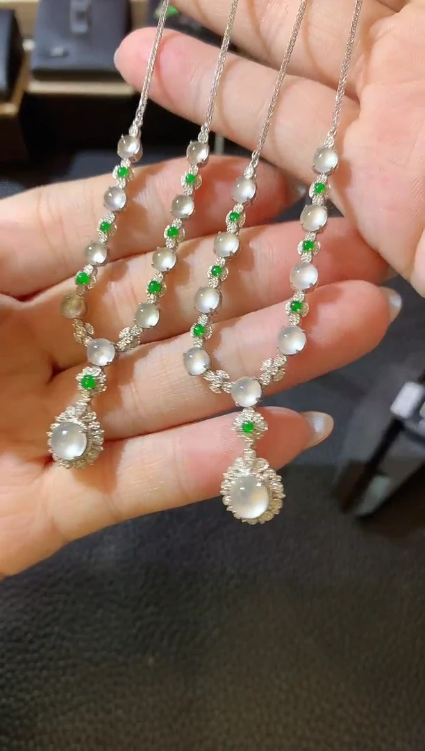 【闪购商品】翡翠套链18K金镶嵌W104 多样性发货一件