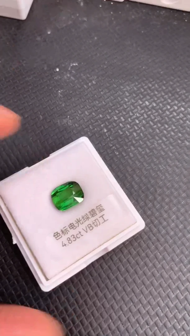 未镶嵌裸石碧玺天然电光绿碧玺