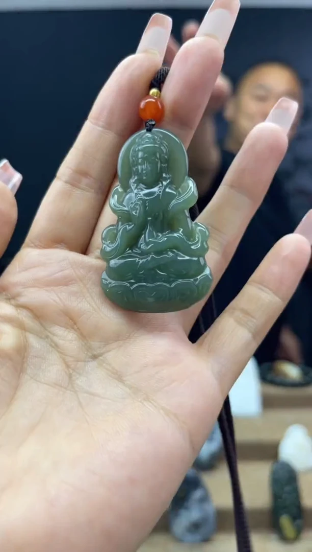 颈饰未镶嵌和田玉1