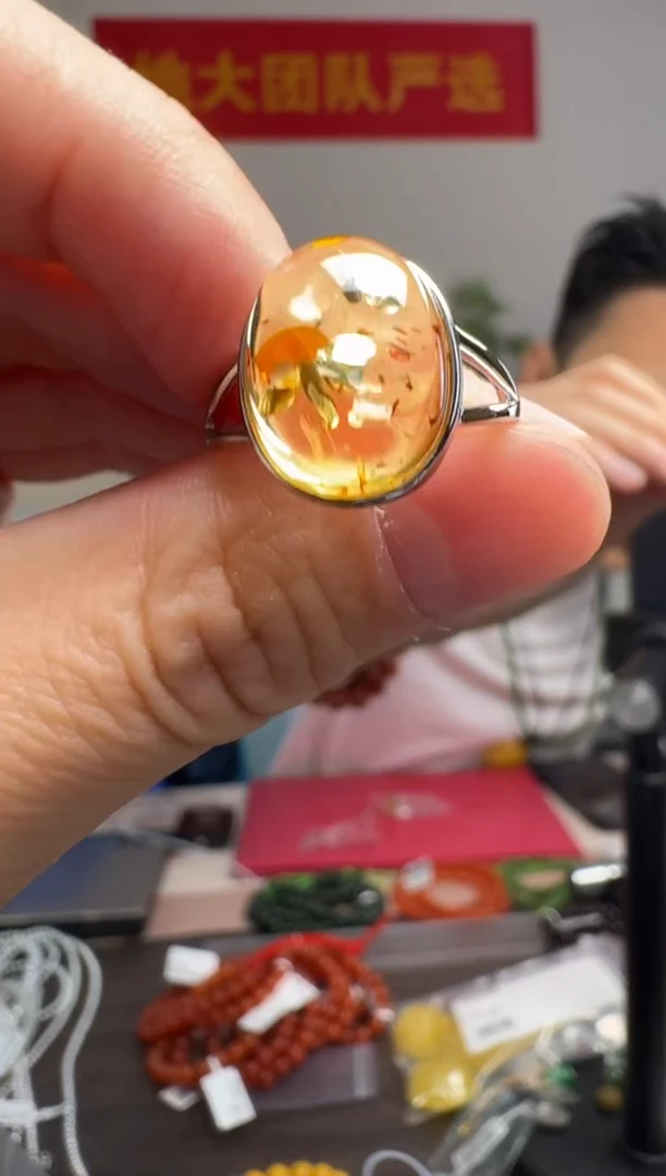 银S925镶嵌琥珀戒指约10*14mm俄料琥珀花珀戒指