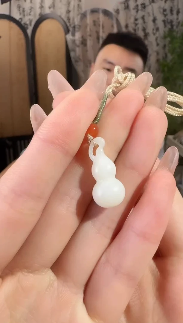 和田玉未镶嵌颈饰白玉葫芦