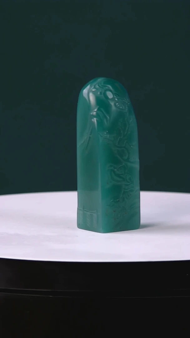 四川石雅安绿薄意章1.7*1.5*5.5