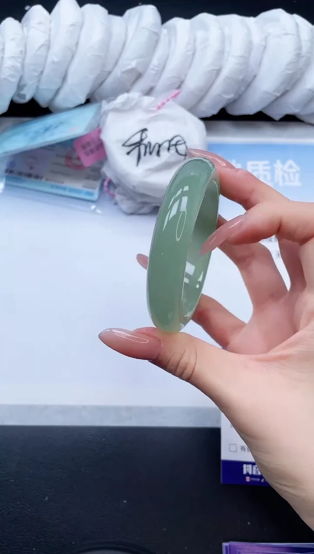 未镶嵌手镯石英质玉2V60-54