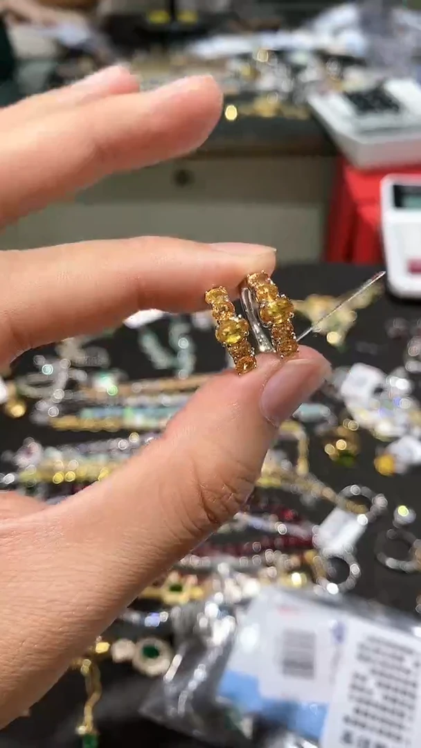 【闪购商品】蓝宝石耳饰银S925镶嵌耳钉