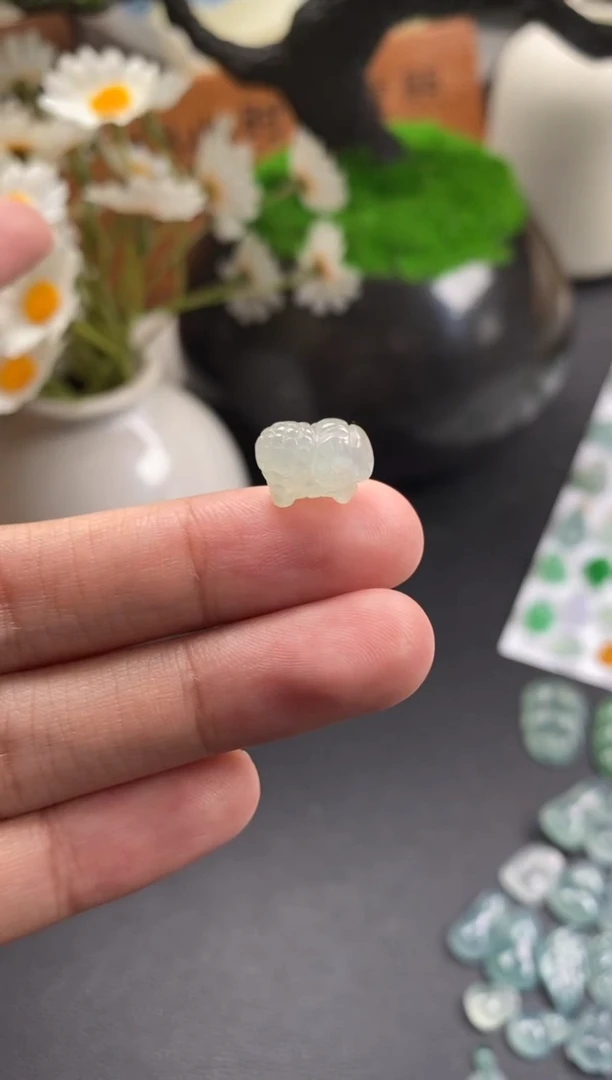 散珠翡翠糯冰裸石