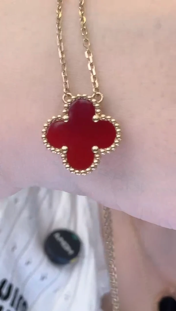 18K金镶嵌项链玛瑙/玉髓红花