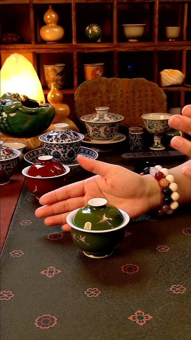 【手工手绘仙鹤帝王绿盖碗】