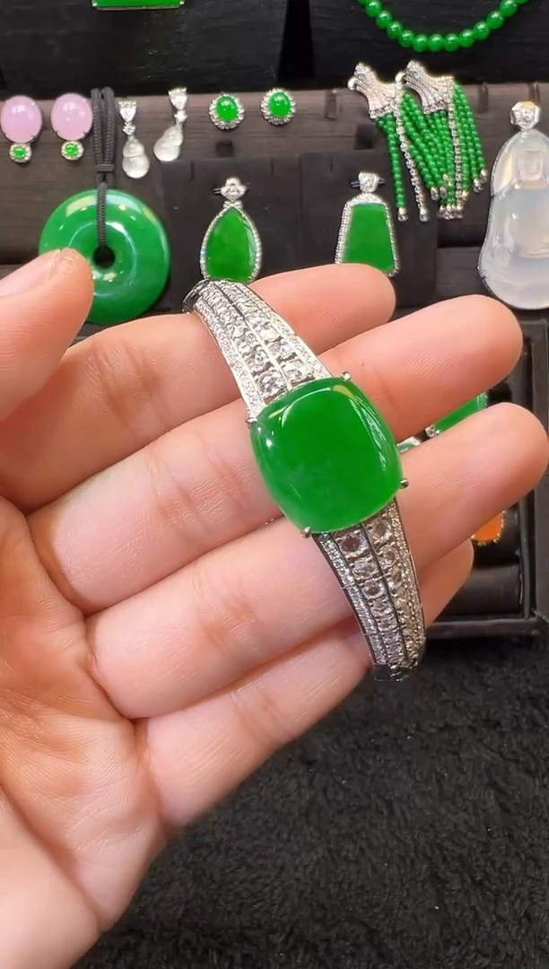 【闪购商品】翡翠手镯（开口镯）18K金镶嵌高冰阳绿方糖表带开口镯