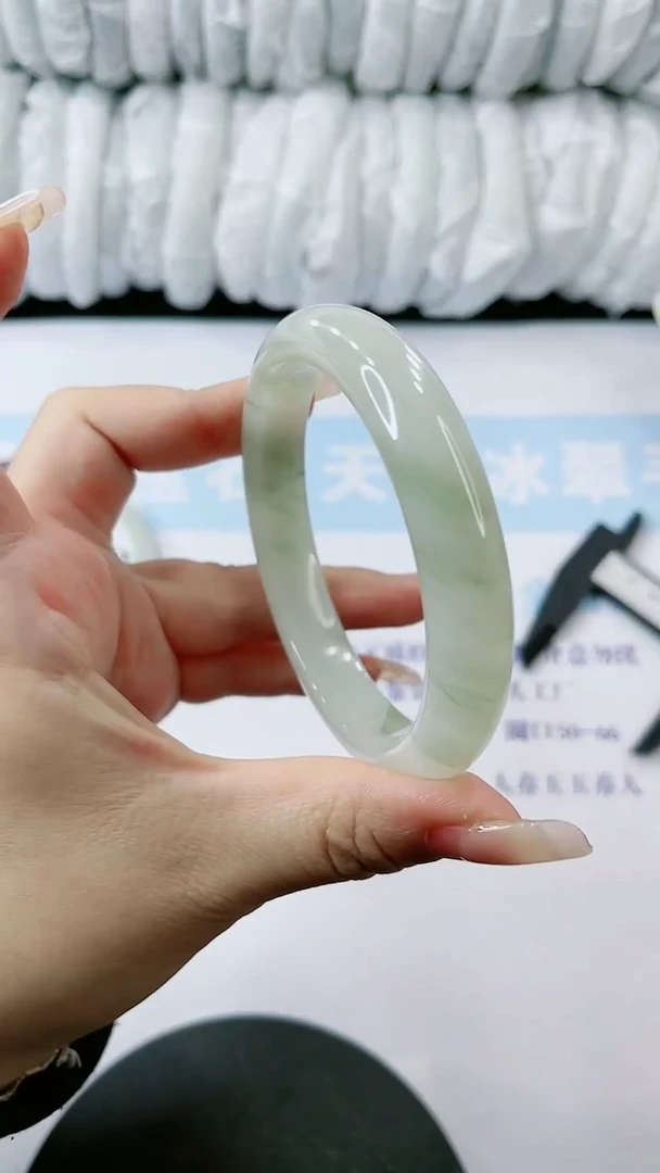 【闪购商品】石英质玉手镯未镶嵌多样性发货L473