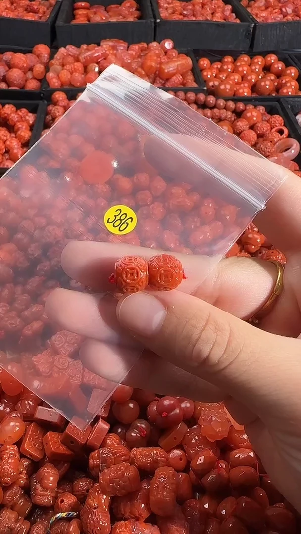 颈饰未镶嵌南红玛瑙1