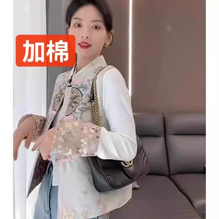 809中国风重工提花刺绣立领马甲女秋冬夹棉设计感盘扣坎肩上衣潮