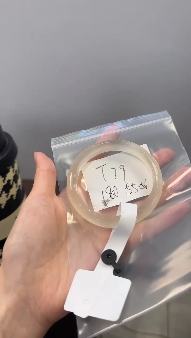 玛瑙/玉髓手镯未镶嵌T79