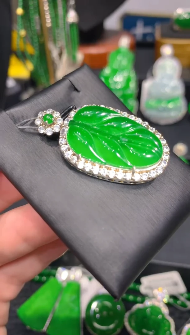 颈饰银S925镶嵌翡翠9一季