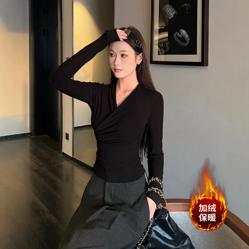 V领交叉褶皱德绒打底衫上衣女2025秋冬新款设计感紧身小众长袖T恤