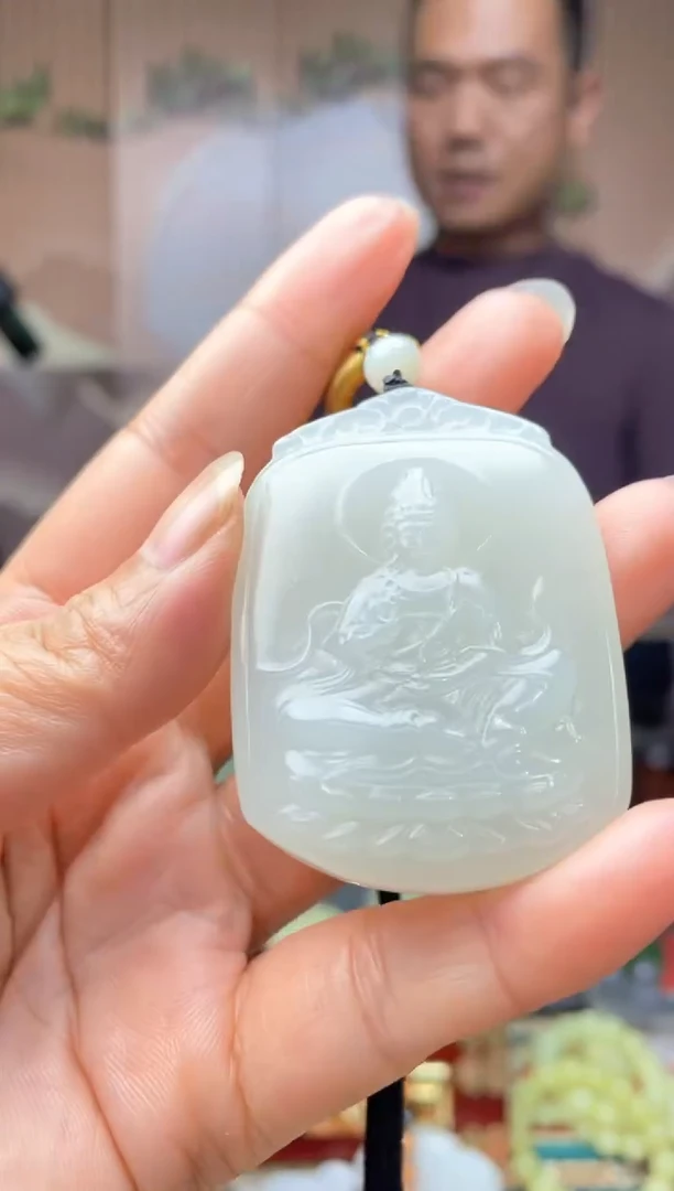 颈饰未镶嵌和田玉拍一发一