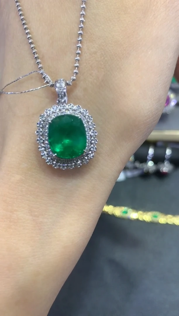 【闪购商品】祖母绿吊坠不含链18K金镶嵌a135