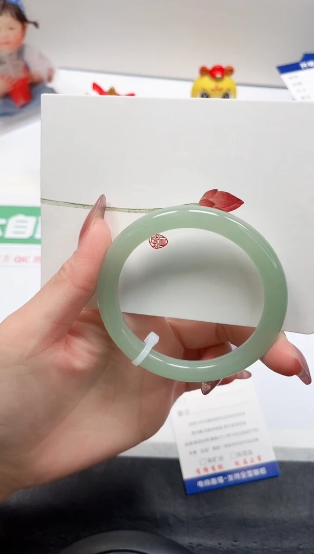 【闪购商品】石英质玉手镯未镶嵌134-56