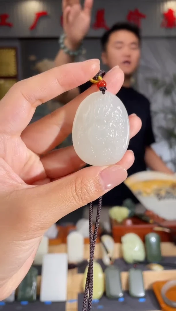 和田玉未镶嵌颈饰1