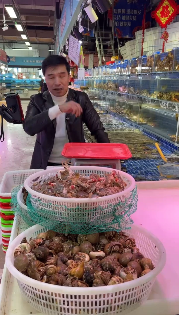 中国大陆鲜活小花盖，一只断氧，3斤