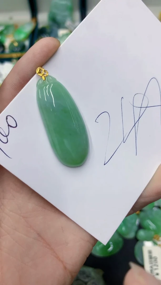 翡翠18K金镶嵌颈饰11111