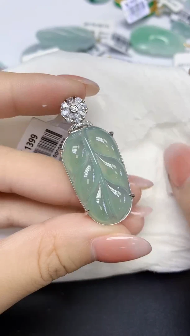 颈饰未镶嵌翡翠天然缅甸翡翠A货多样性发一件