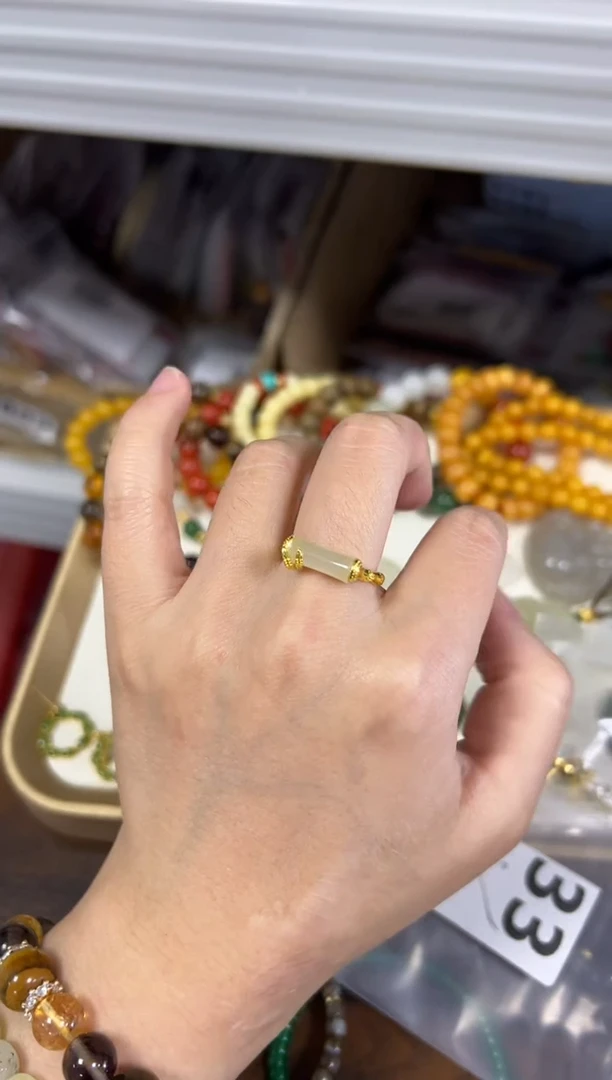 未镶嵌戒指和田玉和田玉白玉竹节镶嵌款戒指[33]