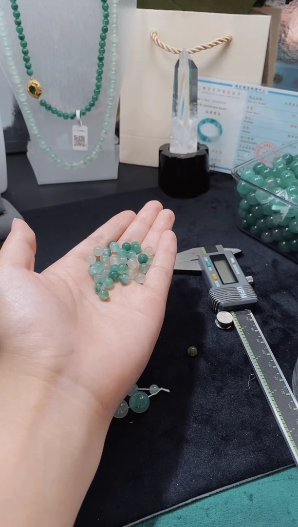 石英质玉裸珠未镶嵌卡6裸珠一颗非洲翠