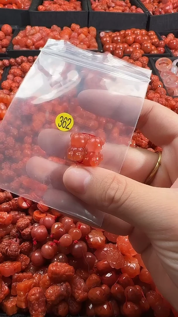 颈饰未镶嵌南红玛瑙1