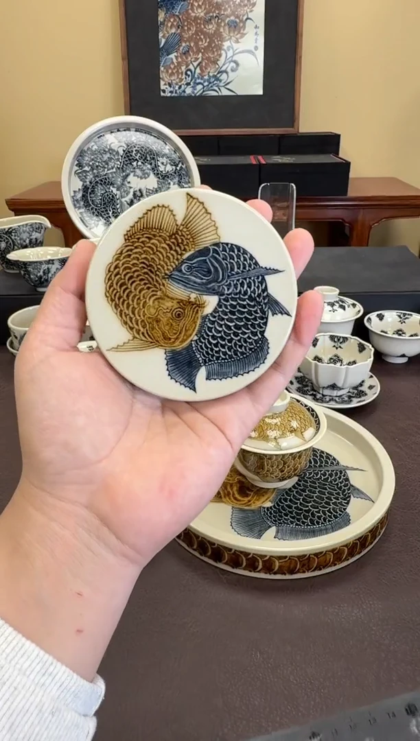 二号釉金龙鱼盖置