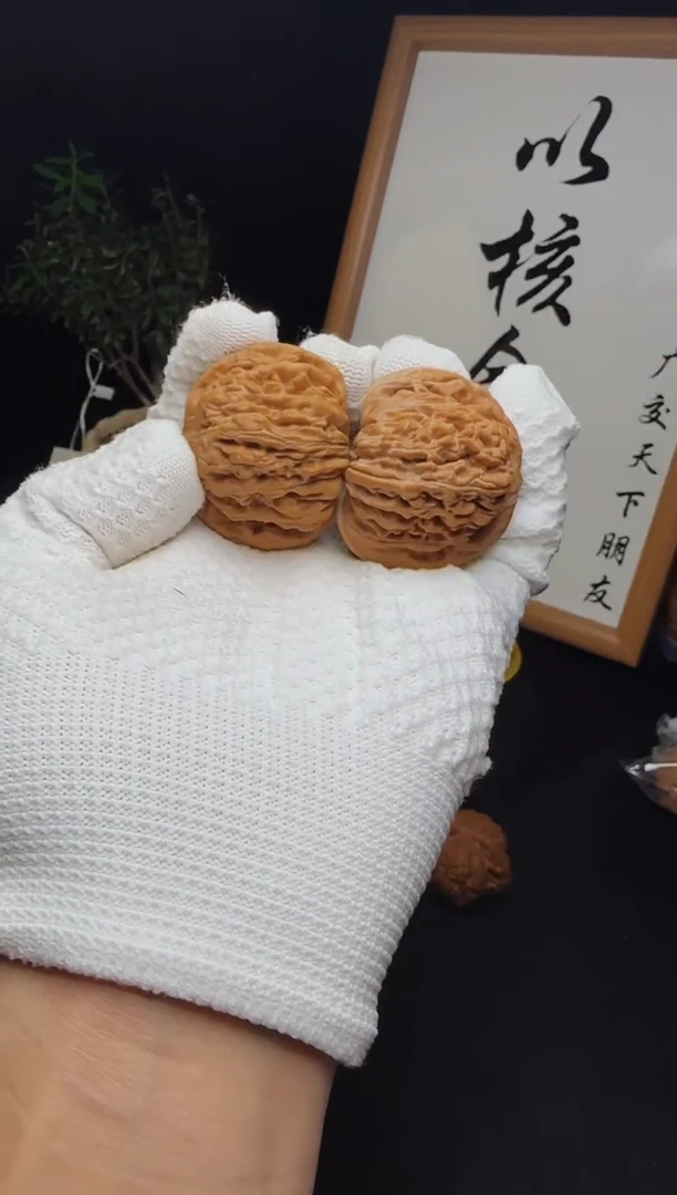 【闪购商品】文玩核桃把件四座楼