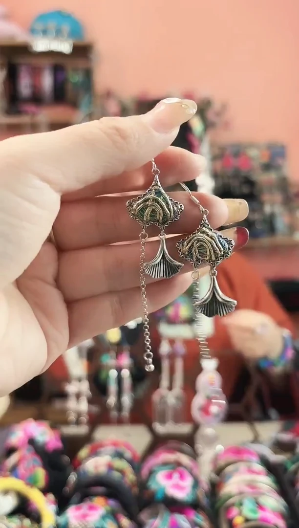 艺枝独绣手工饰品390