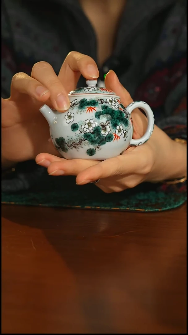 瓷片古阅和风松竹梅壶