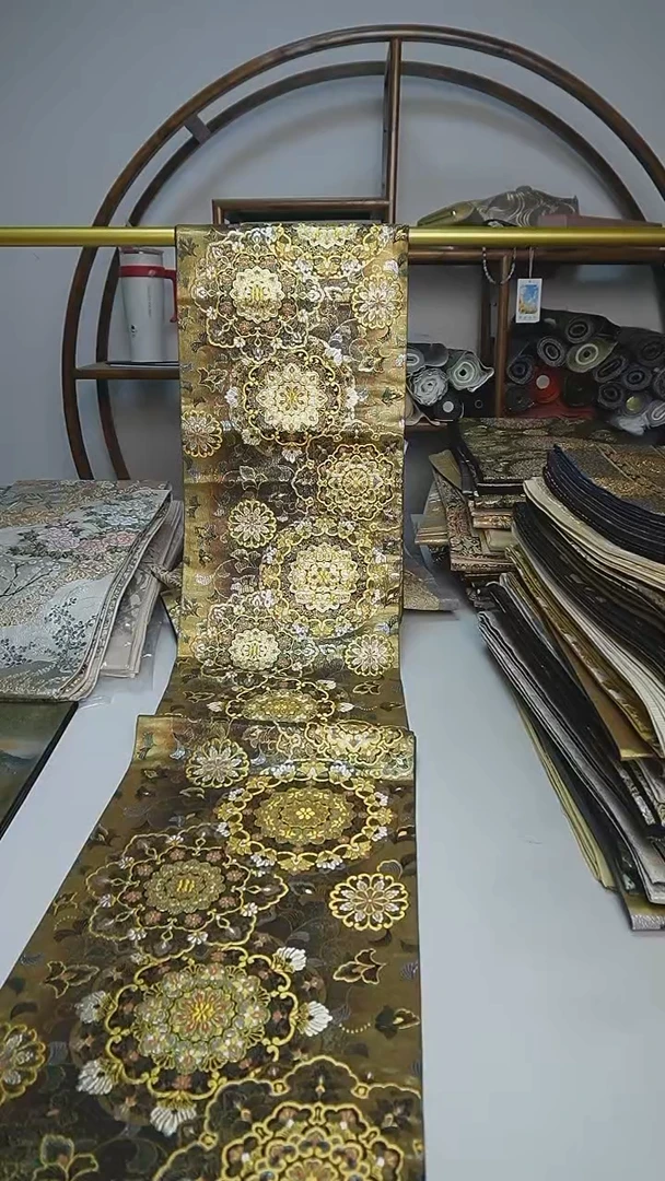 织绣81西阵织六通宝相花