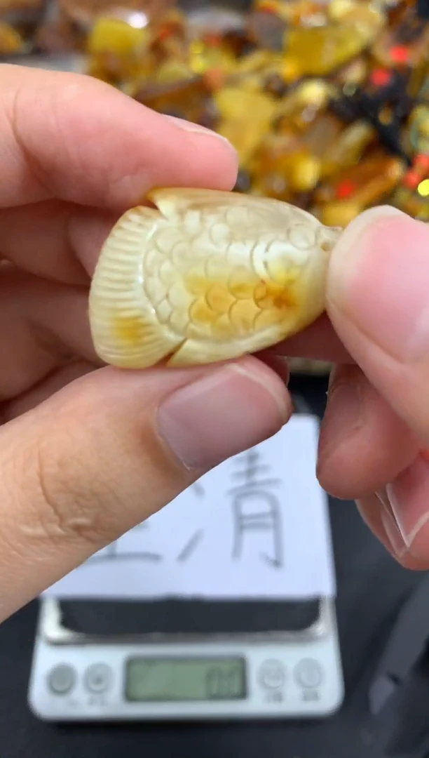 蜜蜡未镶嵌珠宝奇石1