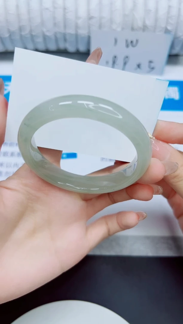 石英质玉手镯未镶嵌154/58