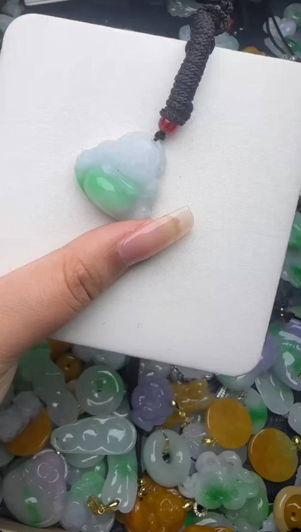 翡翠未镶嵌颈饰天然缅甸翡翠吊坠