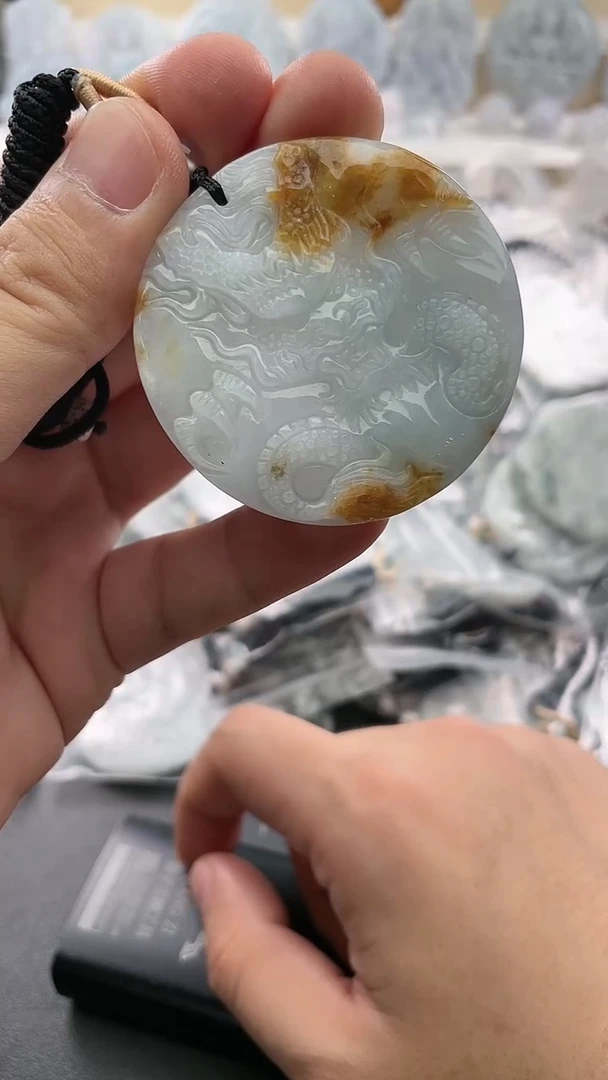 翡翠未镶嵌颈饰..../7/19/ 26