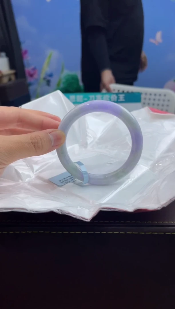 翡翠手镯未镶嵌21翡翠手镯(微瑕)