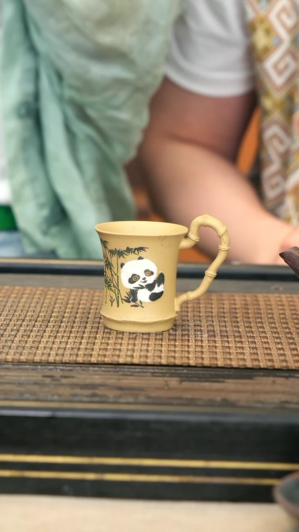 紫砂壶XS69《熊猫竹节杯》本山绿