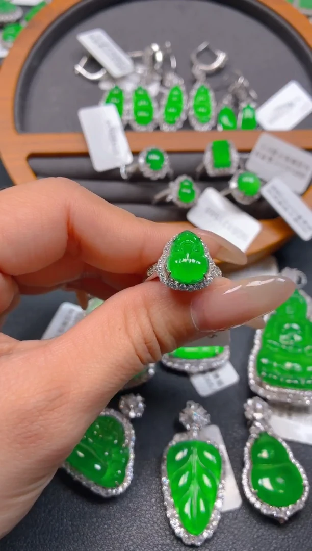 银S925镶嵌翡翠耳饰1