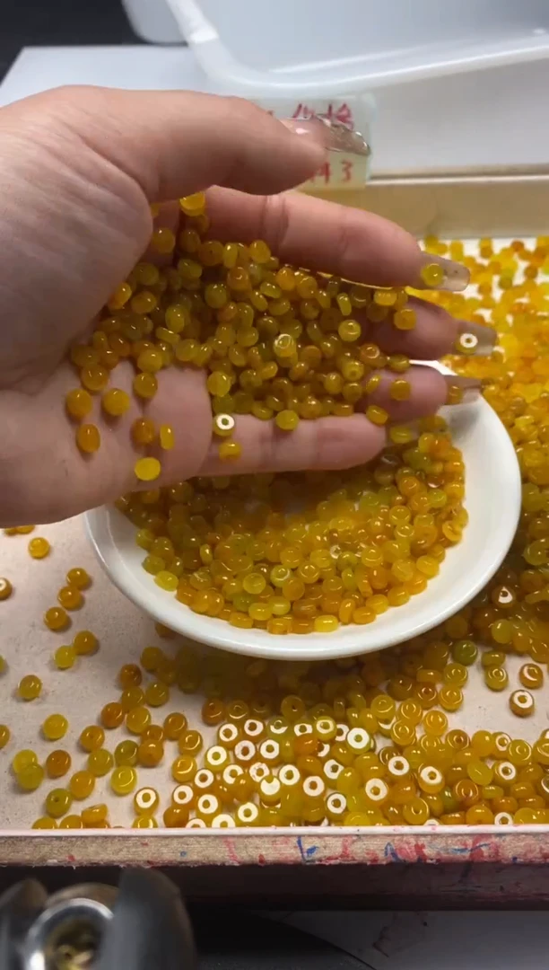 【闪购商品】翡翠颈饰未镶嵌w1491黄翡隔片6*3mm*30颗