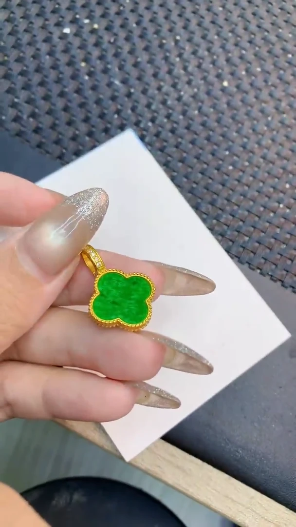 颈饰未镶嵌翡翠1