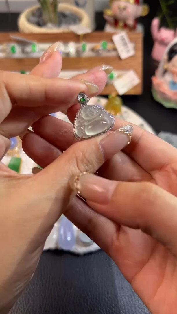 颈饰18K金镶嵌翡翠源头直播间